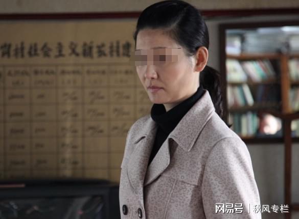 实时比分-妻子调任市委书记，我带她回农村看望父母，碰巧遇到村霸为非作歹